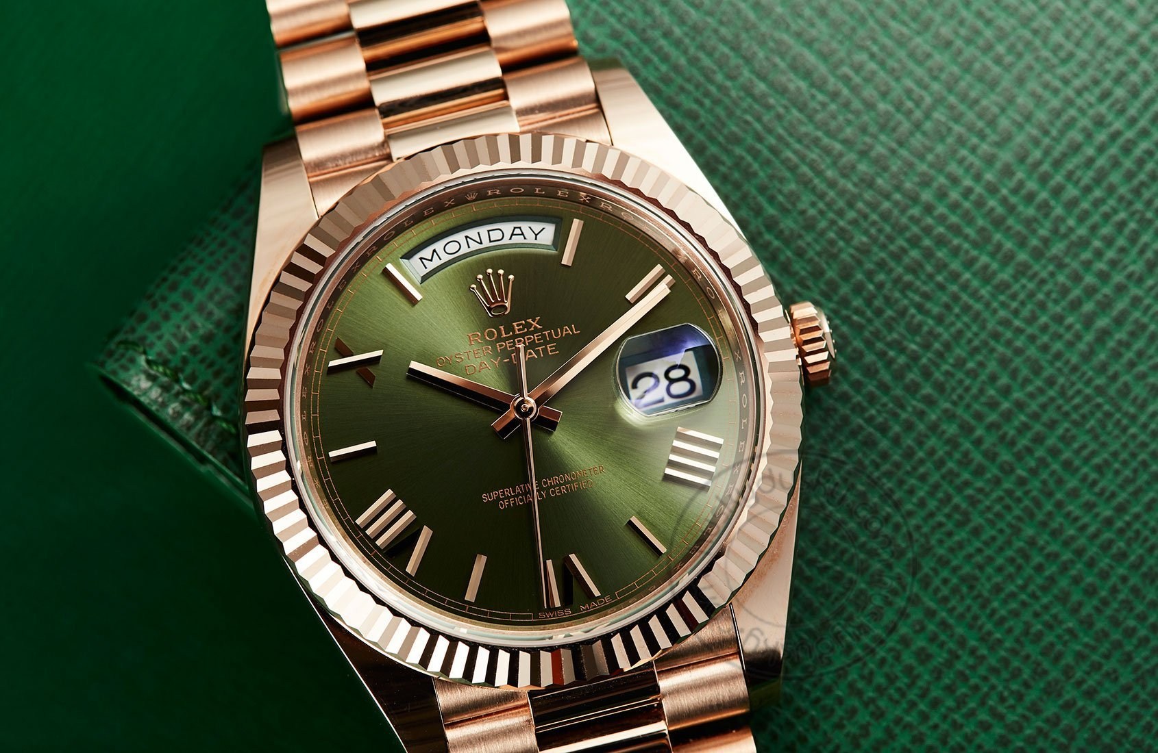 ROLEX OYSTER PERPETUAL Day-Date Green Dial Metal Watch (cell model)