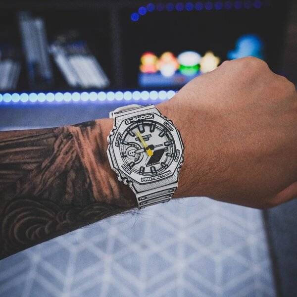 G SHOCK MANGA EDITION WHITE